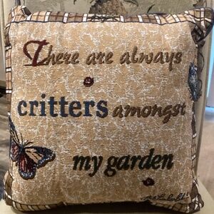 NWOT Bob Timberlake “There are always critters amongst my garden” Throw Pillow